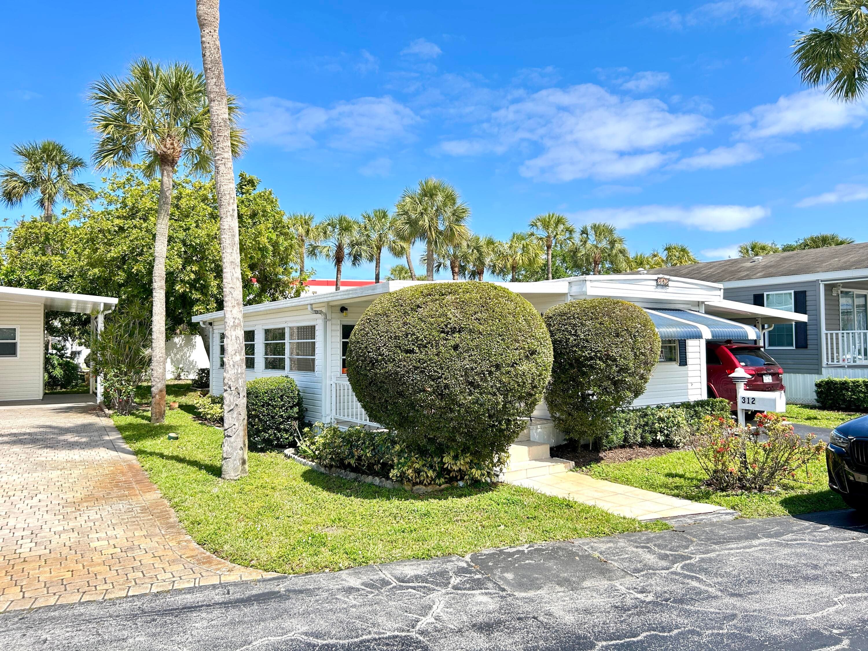 312 Hibiscus Drive, Deerfield Beach, FL 33442 — photo 2 of 22