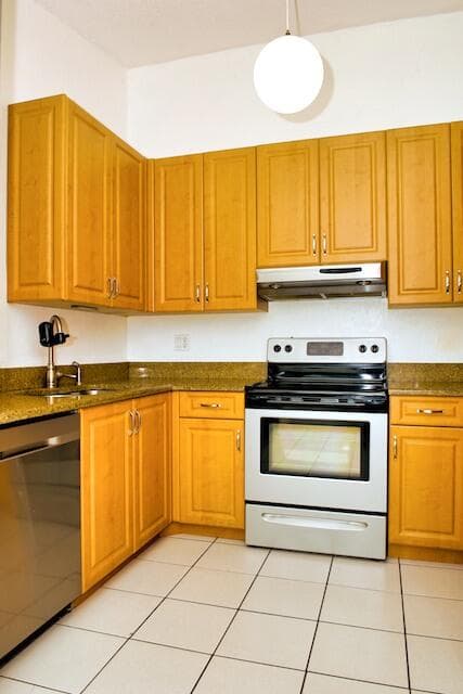 10551 Country Club Terrace, Boca Raton, FL 33428 — photo 4 of 42