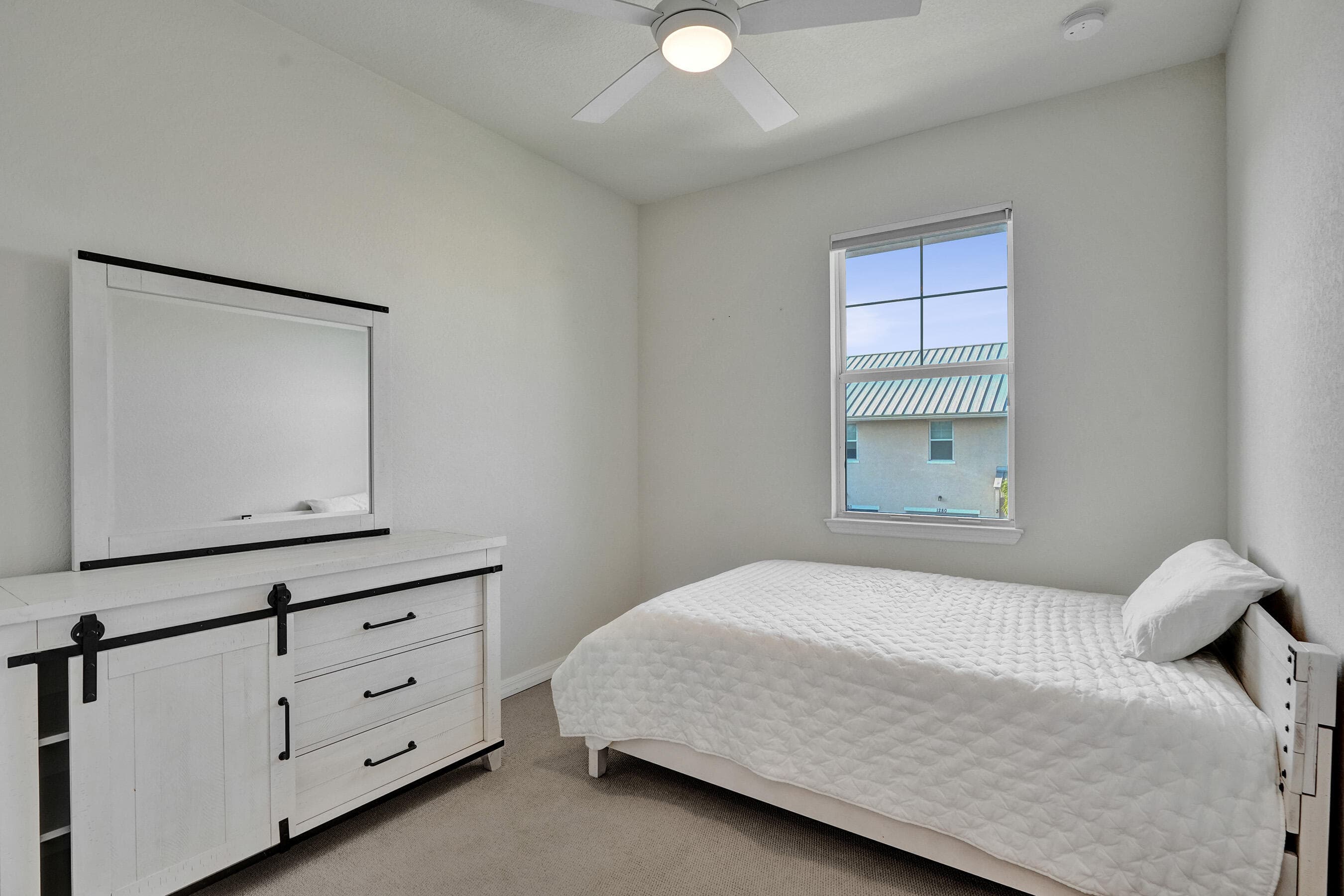 1300 Eucalyptus Drive 3, Hollywood, FL 33021 — photo 17 of 29