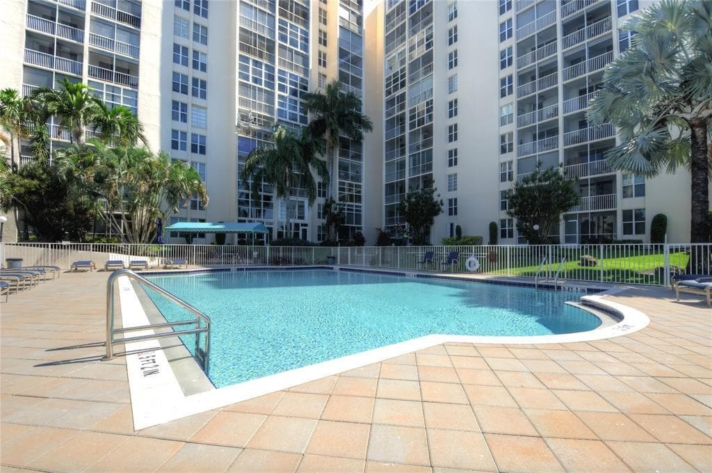 1391 S Ocean Boulevard 105, Pompano Beach, FL 33062 — photo 16 of 17