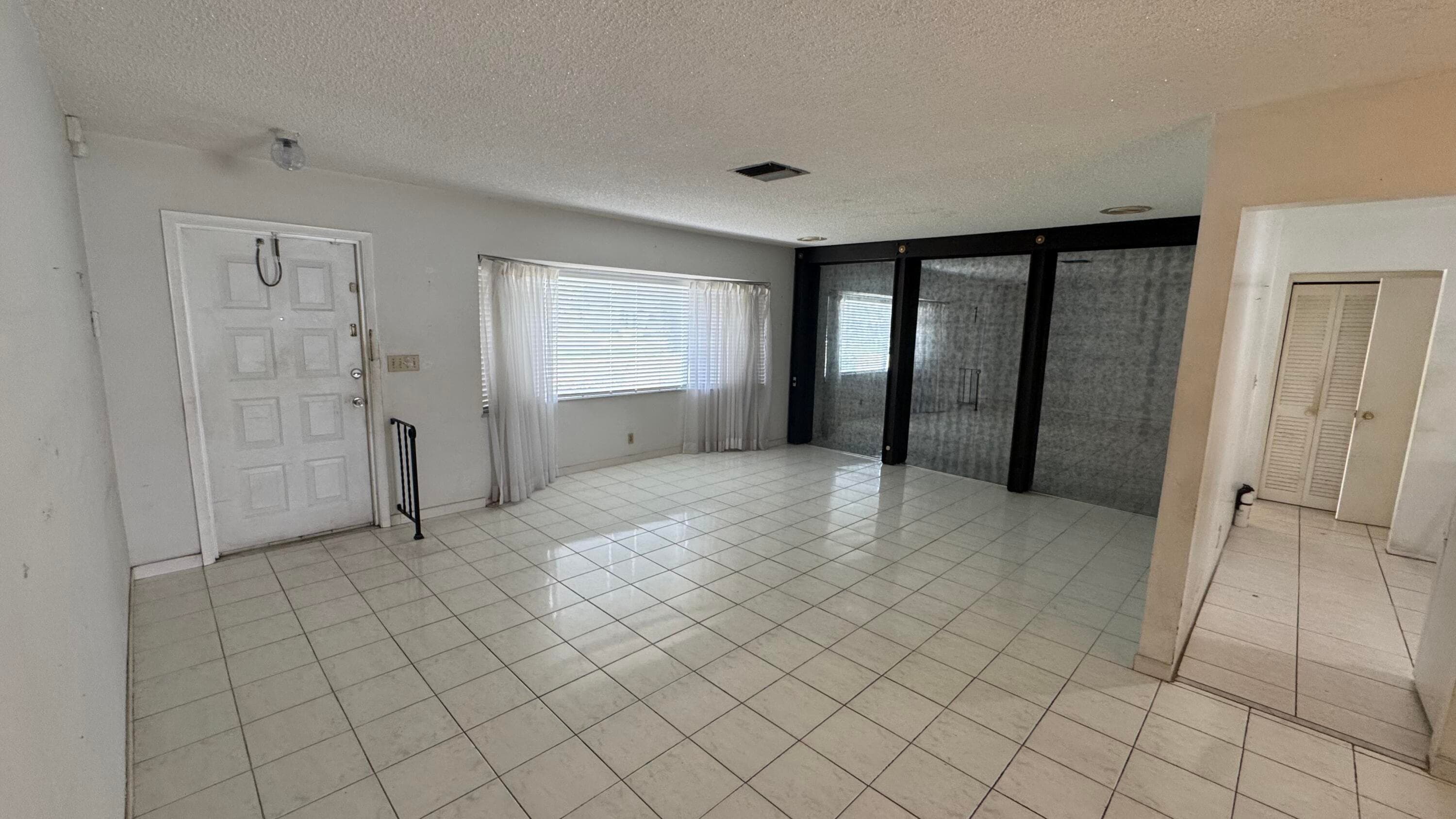 5401 W Park Road, Hollywood, FL 33021 — photo 8 of 27