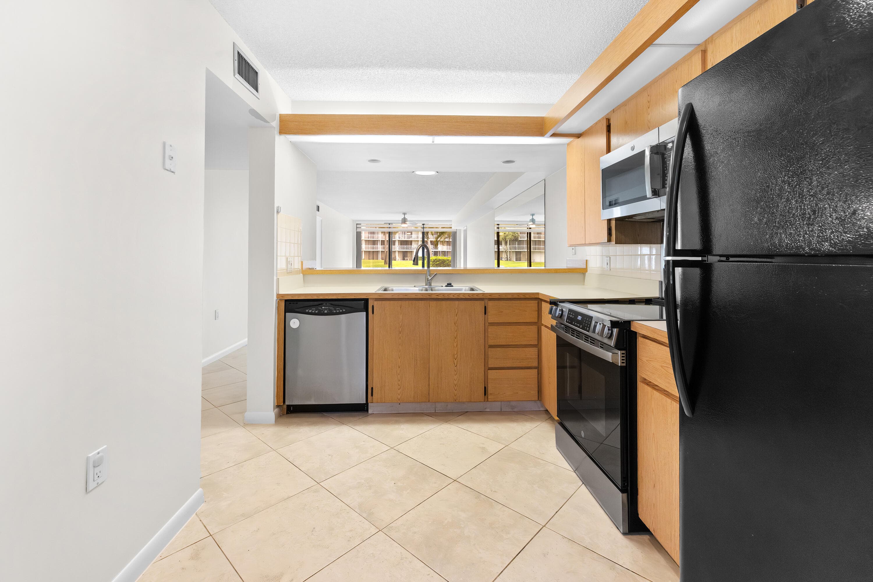 2561 Village Boulevard 103, West Palm Beach, FL 33409 — photo 11 of 38