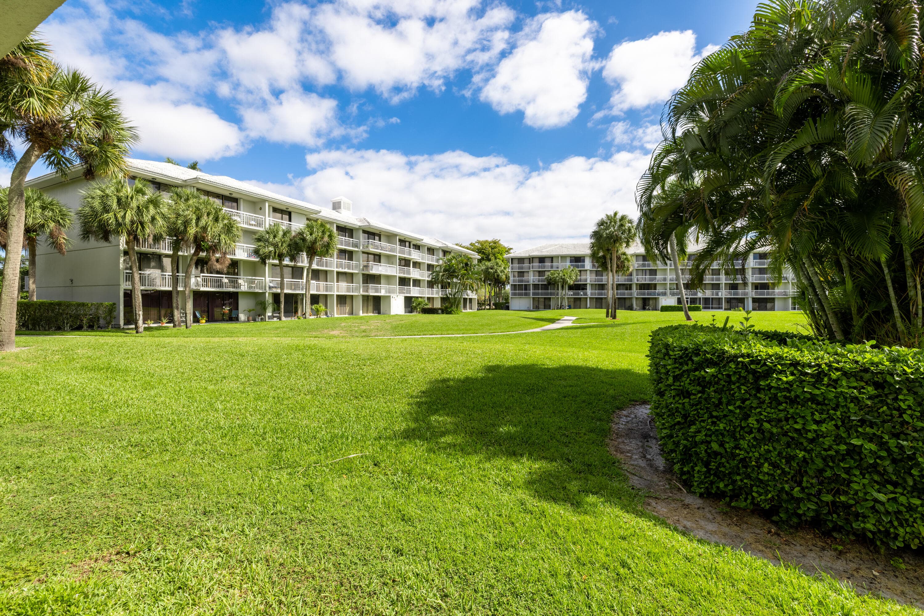 2561 Village Boulevard 103, West Palm Beach, FL 33409 — photo 29 of 38