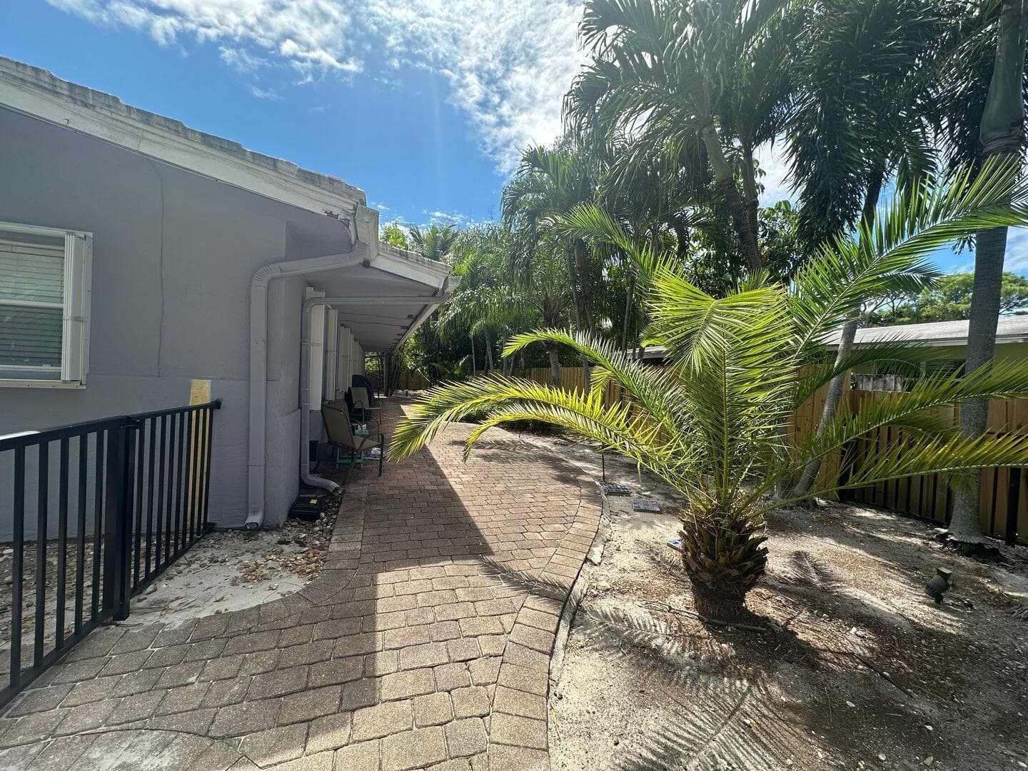 740 NE 37th Street Unit B, Oakland Park, FL 33334 — photo 4 of 27