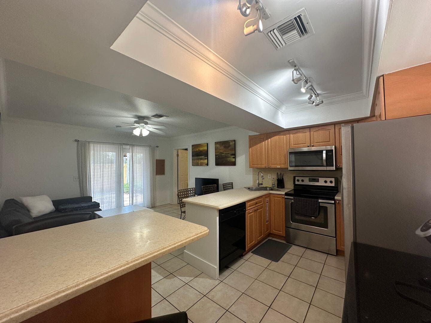 740 NE 37th Street Unit B, Oakland Park, FL 33334 — photo 11 of 27