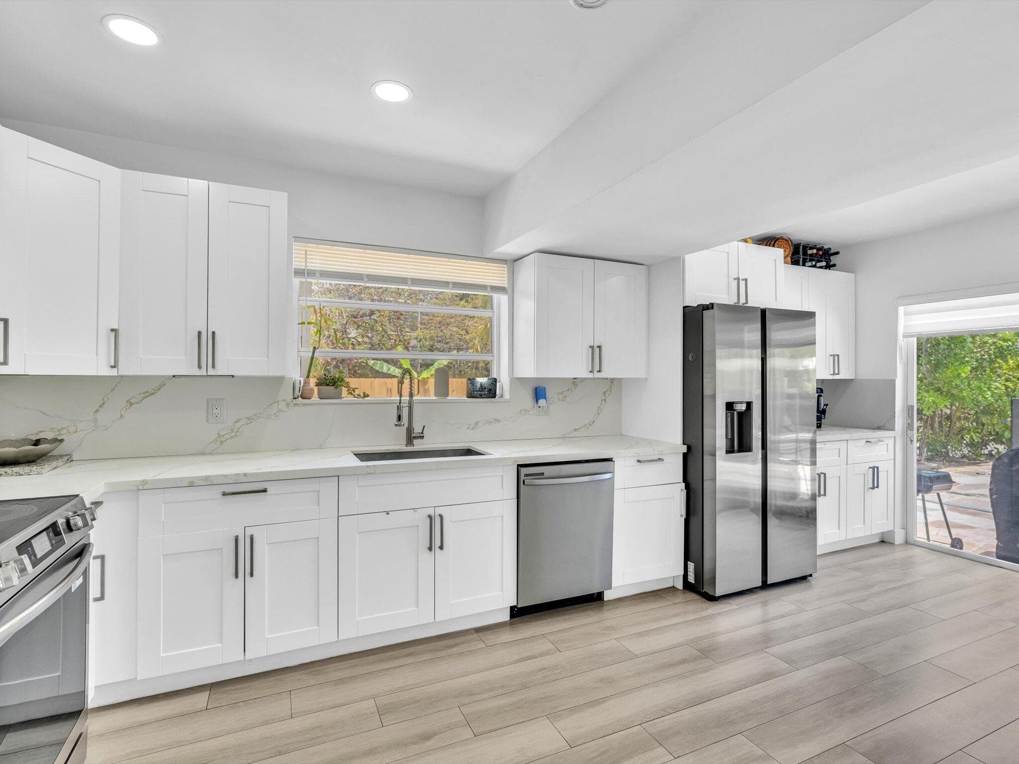 2003 N 42nd Avenue, Hollywood, FL 33021 — photo 13 of 49