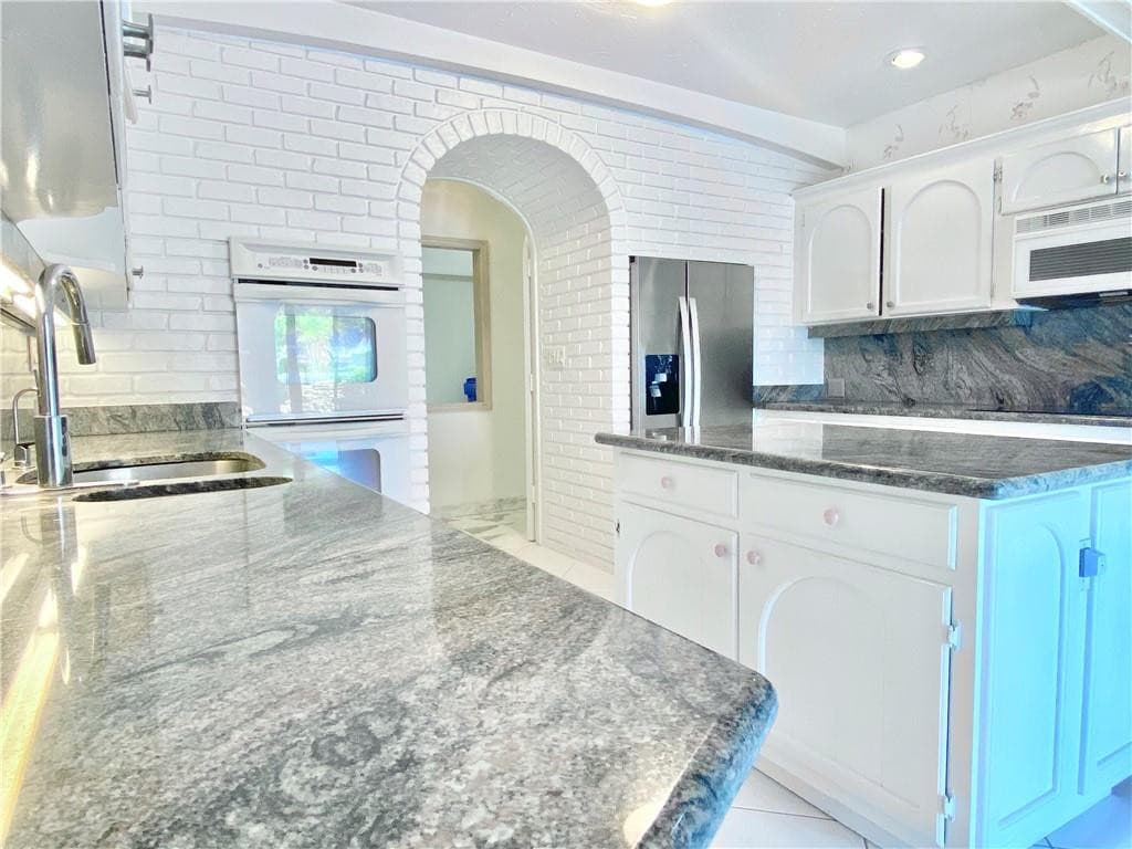 71 Bay Colony Drive, Fort Lauderdale, FL 33308 — photo 10 of 34