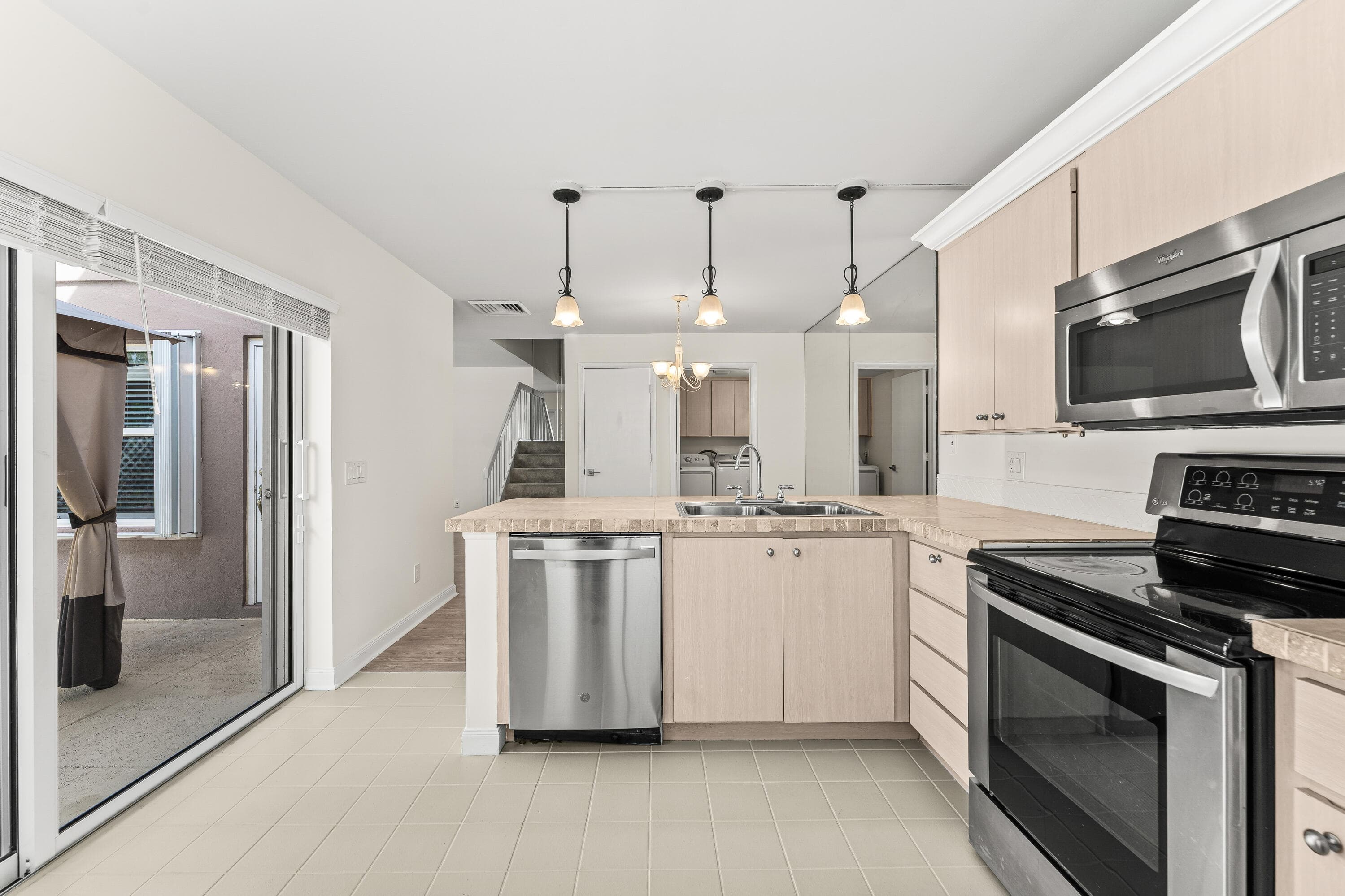 3136 Kingston Court, West Palm Beach, FL 33409 — photo 13 of 32