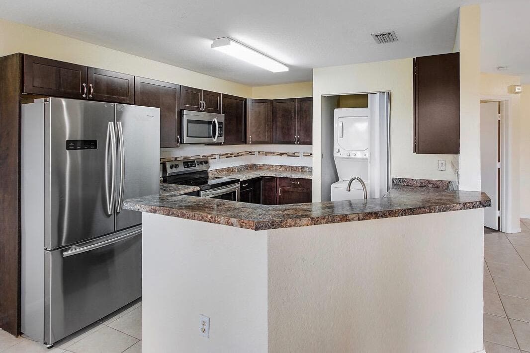 8460 NW 40th Street 84 60, Coral Springs, FL 33065 — photo 4 of 33