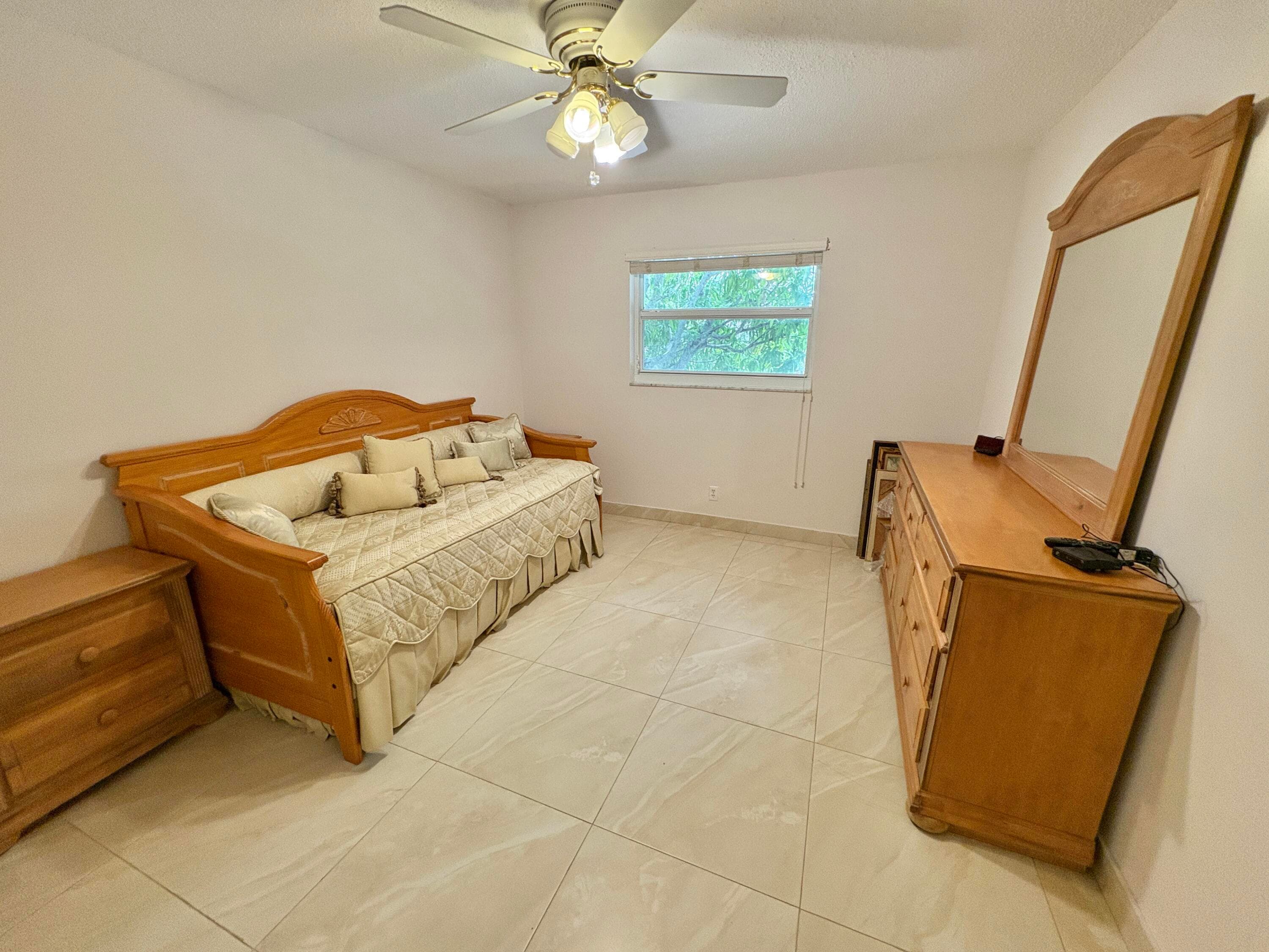 30 Plymouth C, West Palm Beach, FL 33417 — photo 12 of 25