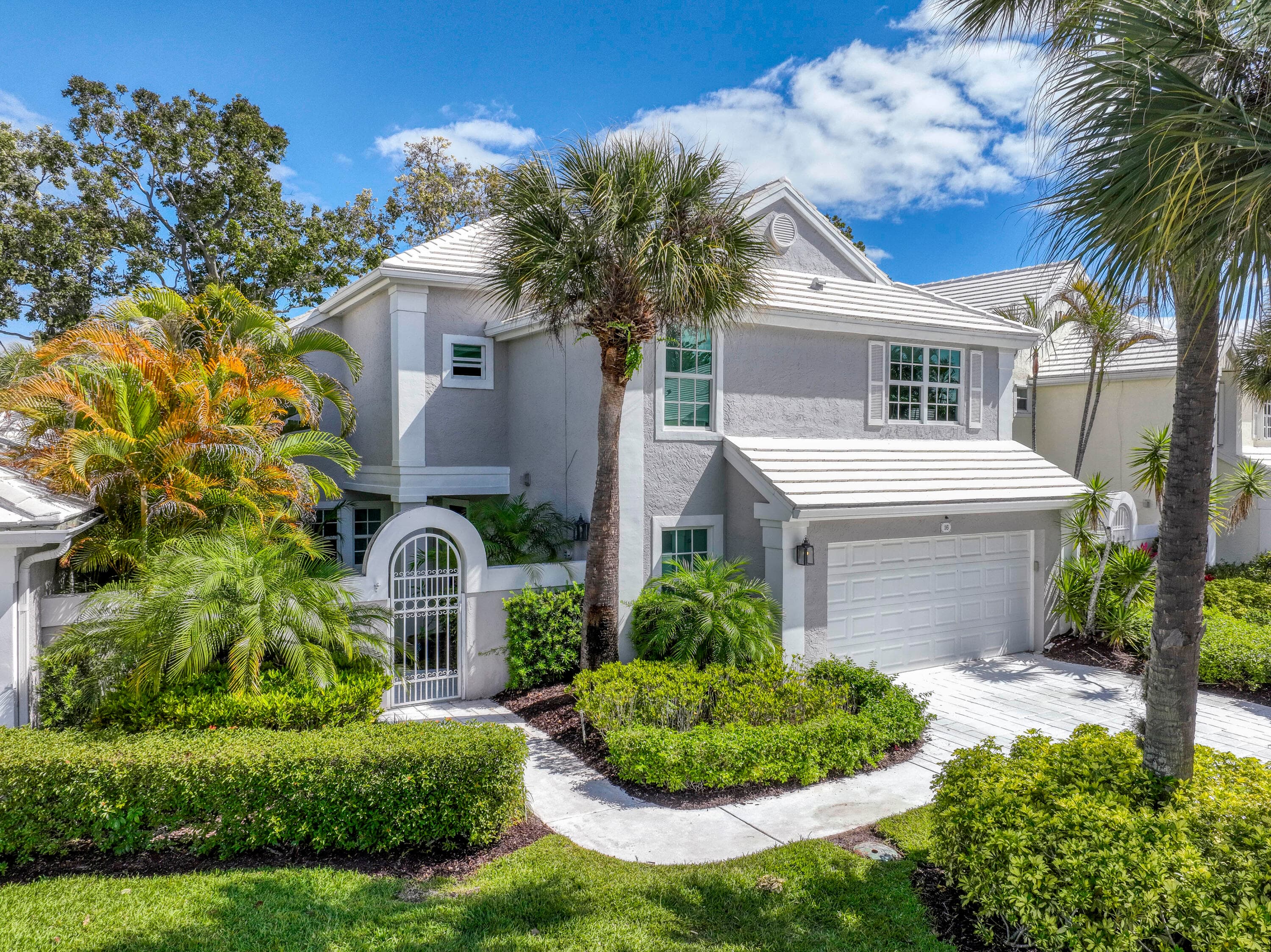 16 Windsor Lane, Palm Beach Gardens, FL 33418 — photo 3 of 50