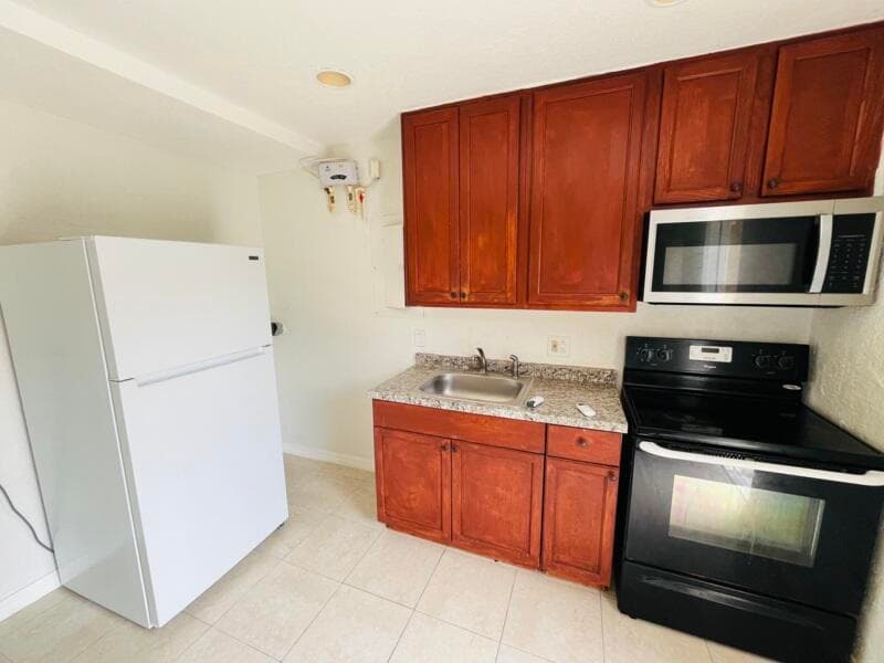 901 8th Street 3, West Palm Beach, FL 33401 — photo 3 of 7