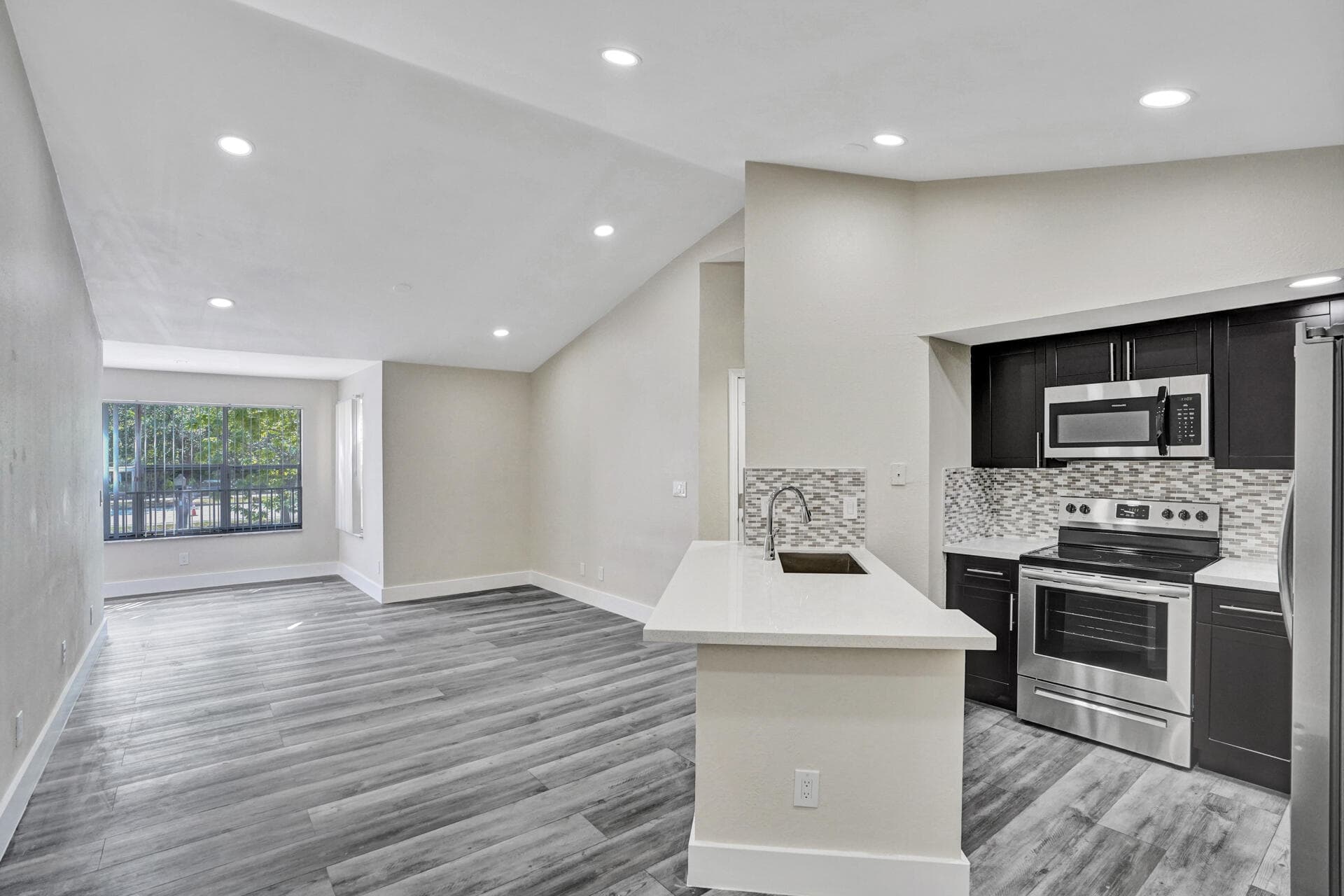 595 Vista Isles Drive 1925, Sunrise, FL 33325 — photo 4 of 34