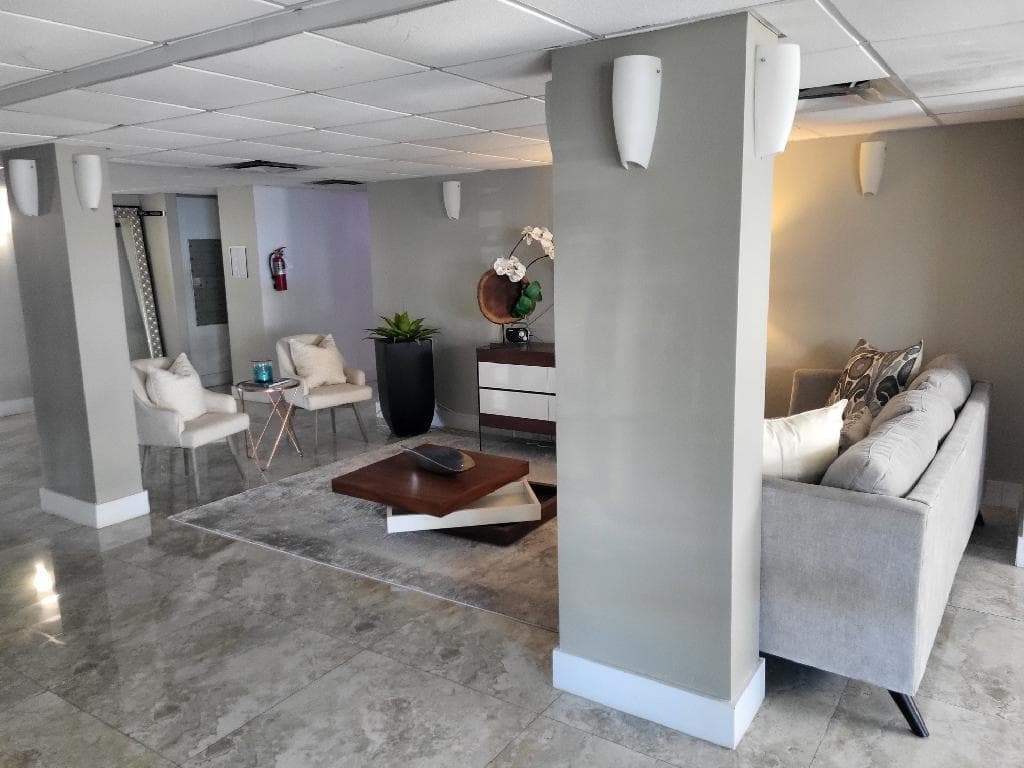 550 Bayshore Drive 104, Fort Lauderdale, FL 33304 — photo 8 of 53