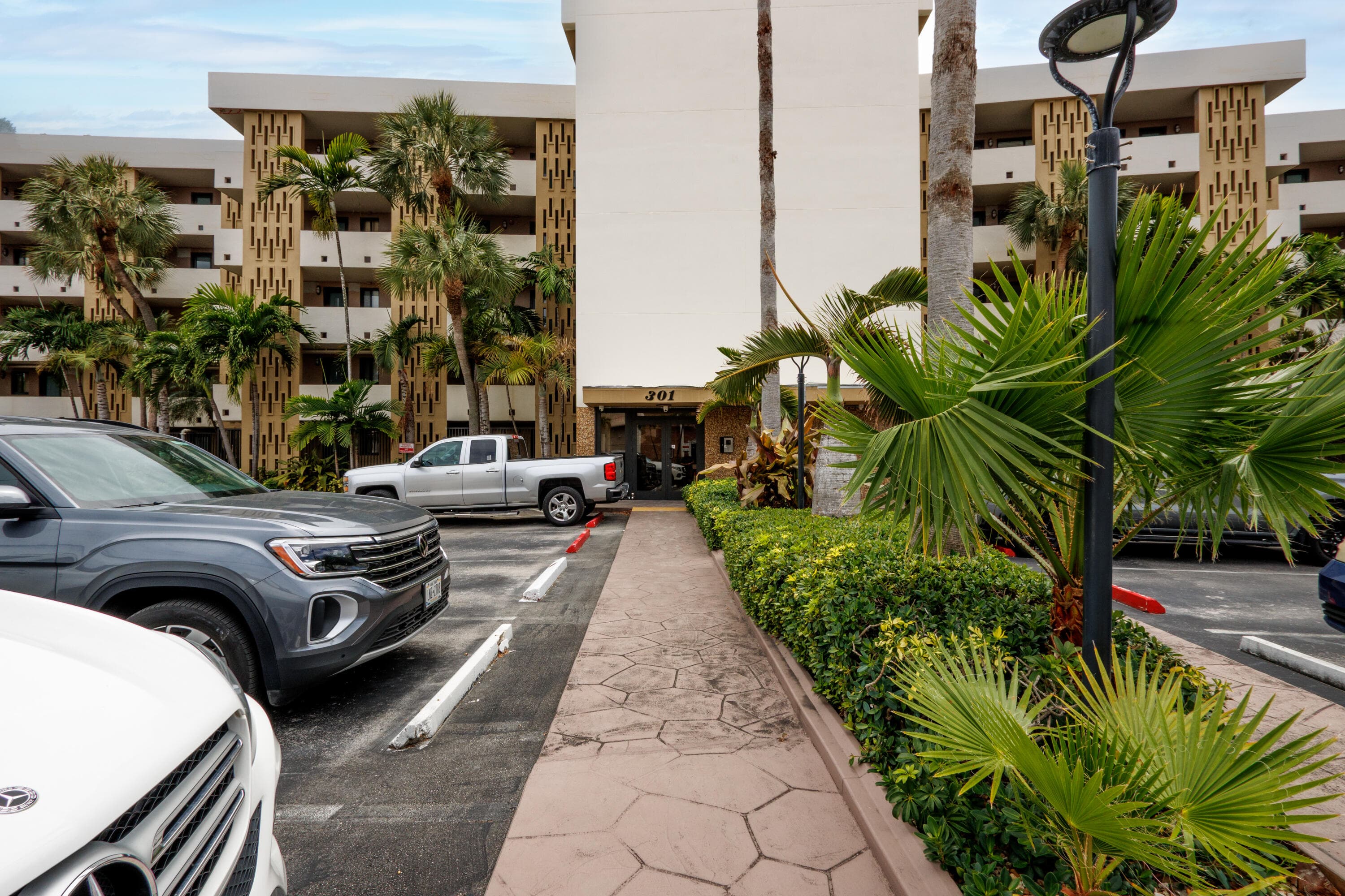301 Golden Isles Drive 412, Hallandale Beach, FL 33009 — photo 29 of 31