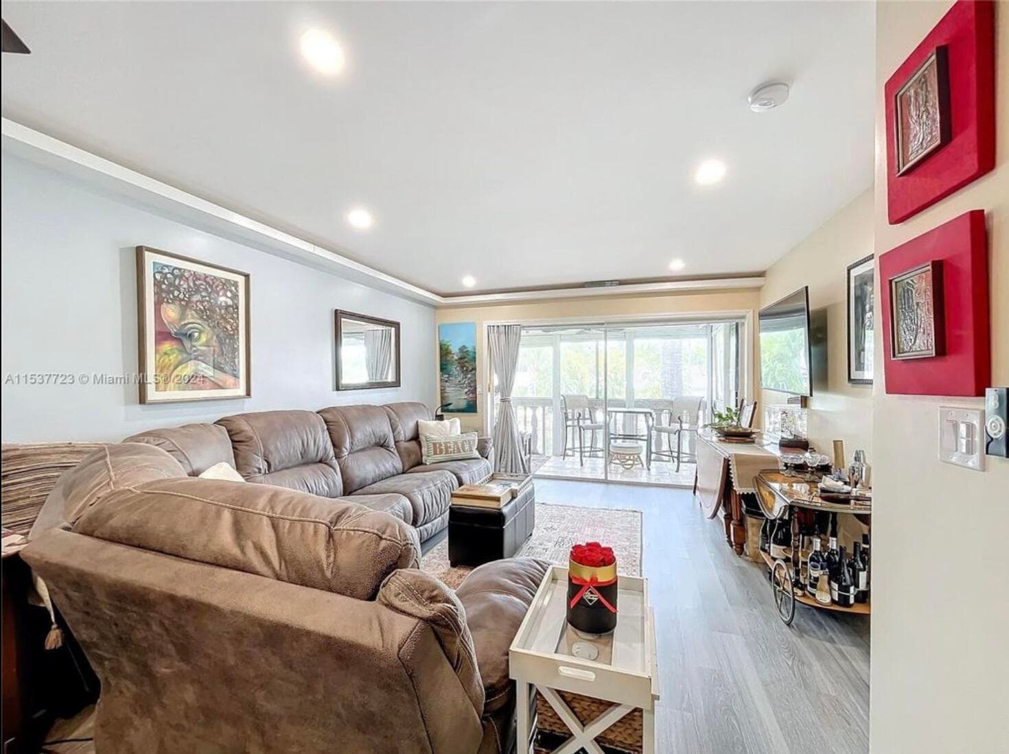 460 Paradise Isle Boulevard 205, Hallandale Beach, FL 33009 — photo 18 of 26