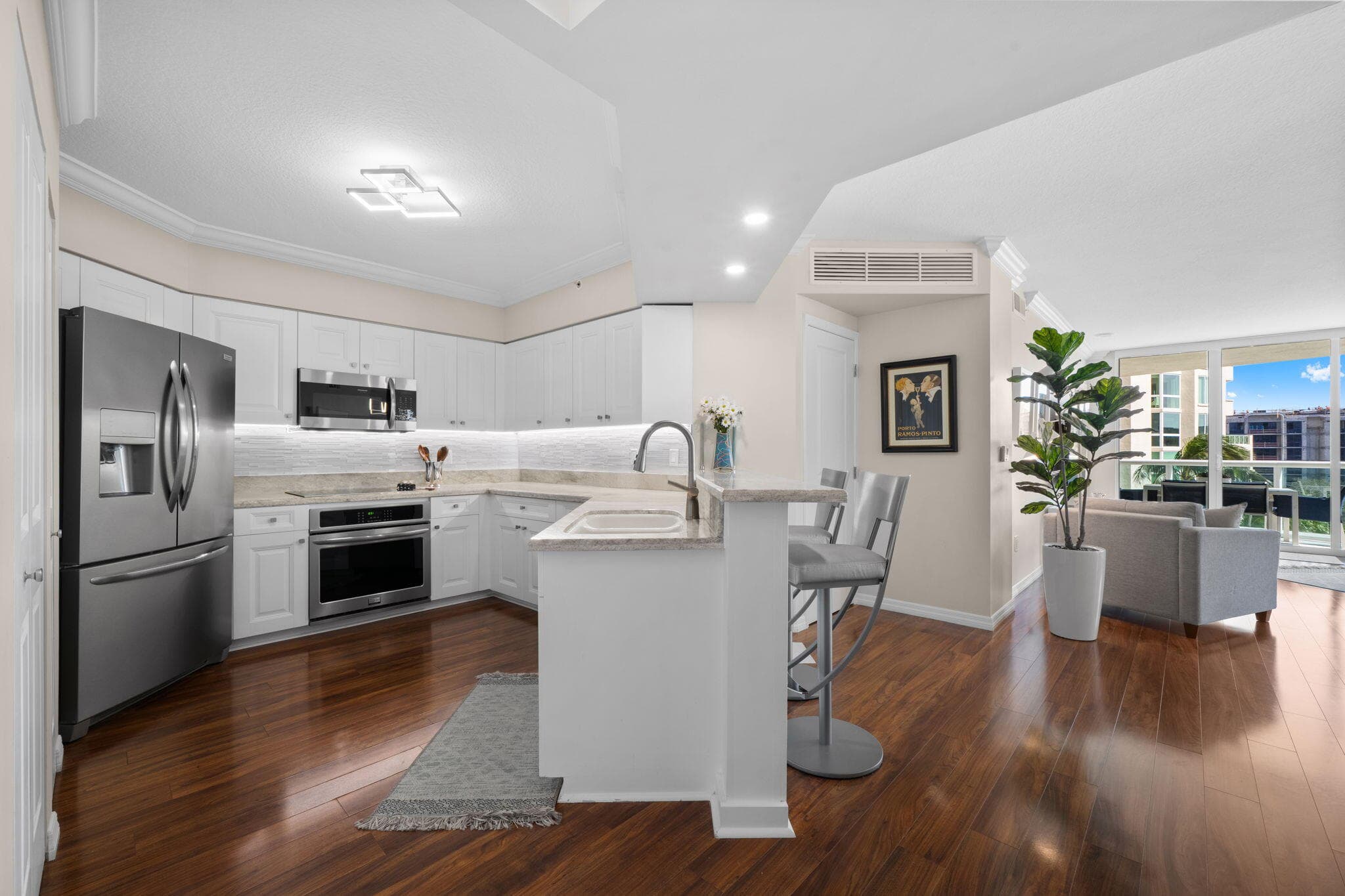 347 N New River Dr Drive E 610, Fort Lauderdale, FL 33301 — photo 2 of 36