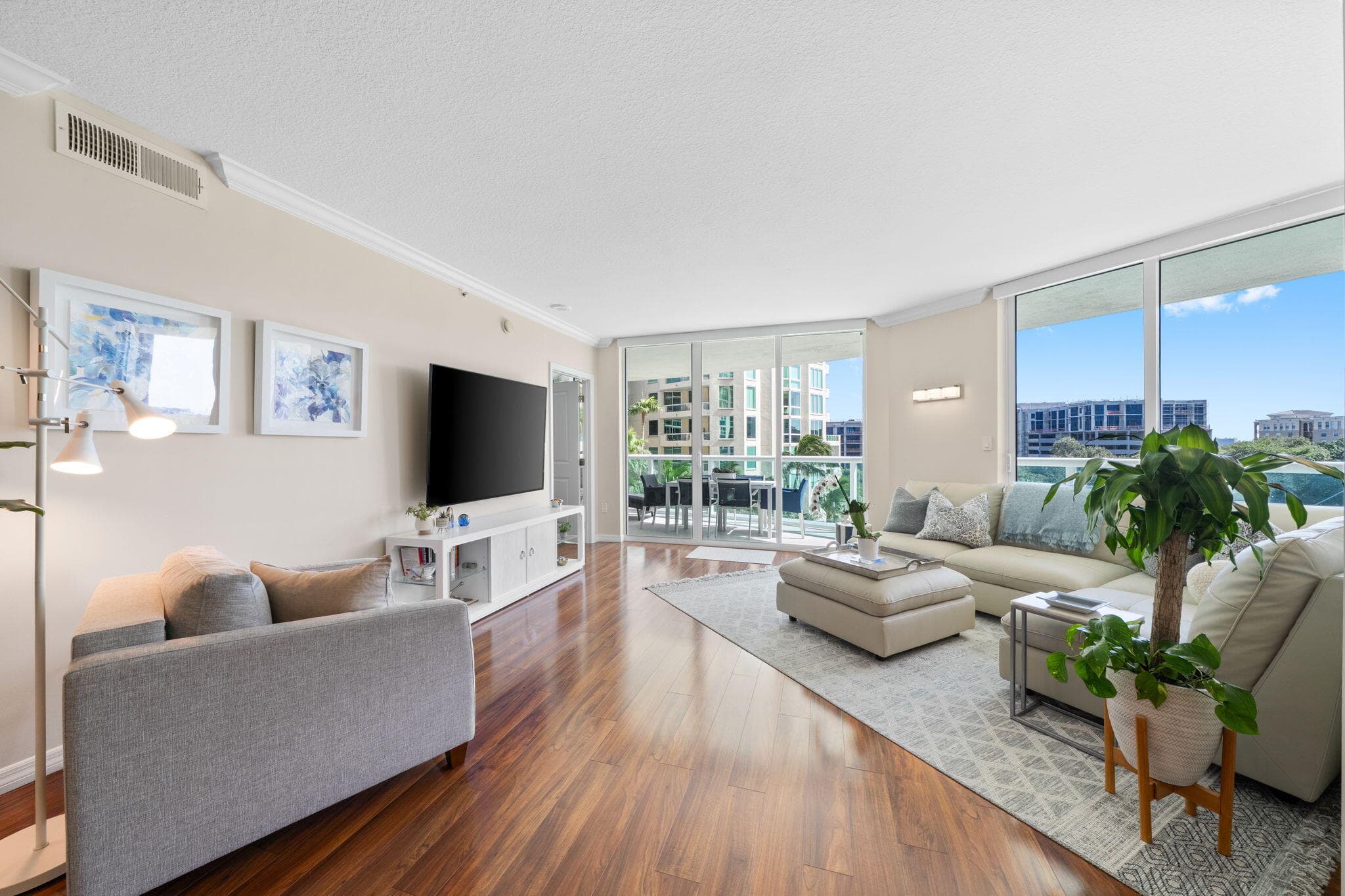 347 N New River Dr Drive E 610, Fort Lauderdale, FL 33301 — photo 1 of 36