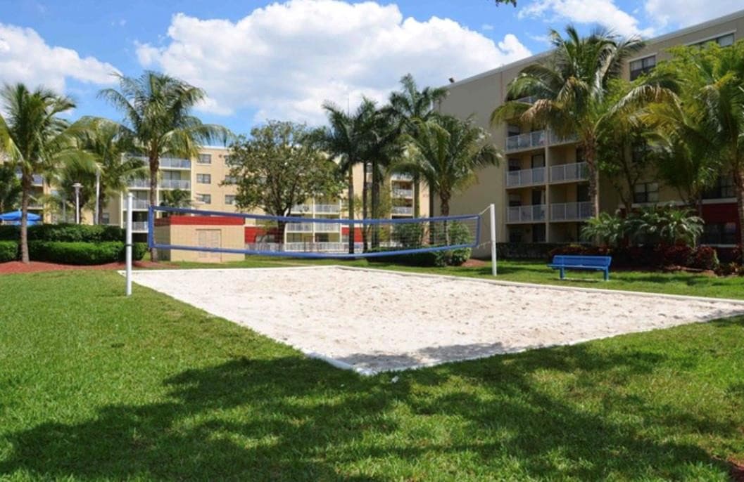 18335 NW 68 Avenue 790-104a, Hialeah, FL 33015 — photo 12 of 13