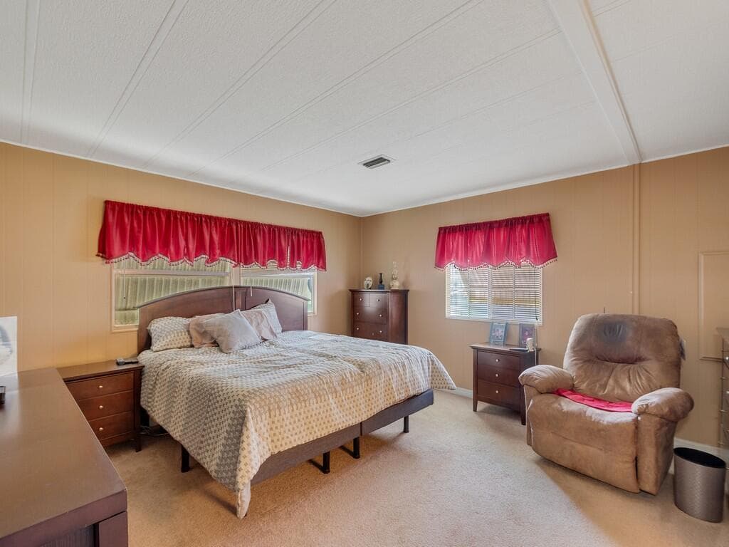 225 NE Forrest Court, Jensen Beach, FL 34957 — photo 18 of 33