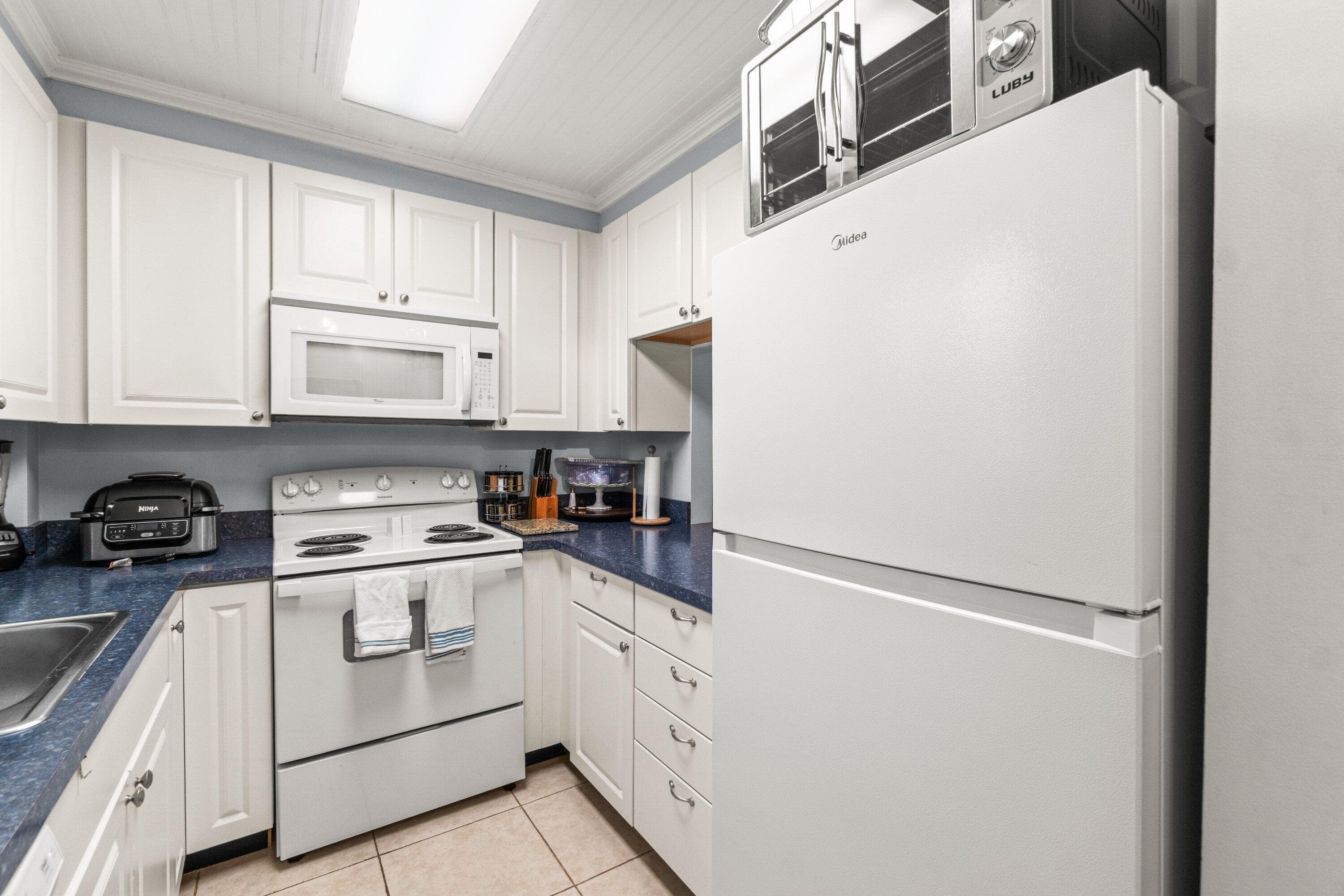 890 N Federal Highway 311, Lantana, FL 33460 — photo 10 of 33