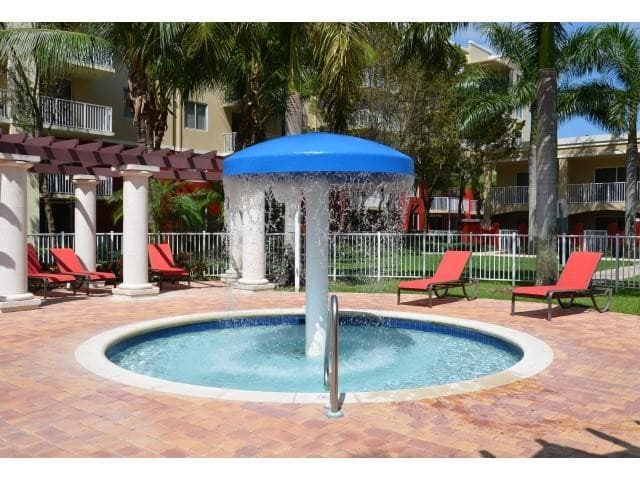 18335 NW 68 Avenue 750-318, Hialeah, FL 33015 — photo 10 of 14