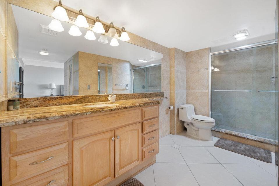 2400 Presidential Way 1206, West Palm Beach, FL 33401 — photo 16 of 39