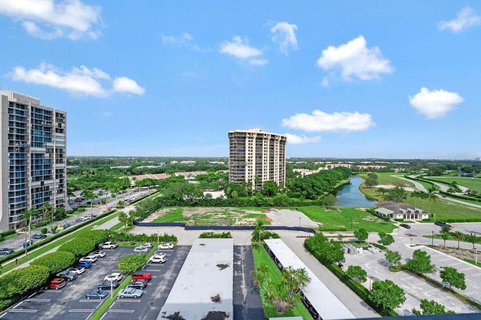 2400 Presidential Way 1206, West Palm Beach, FL 33401 — photo 34 of 39