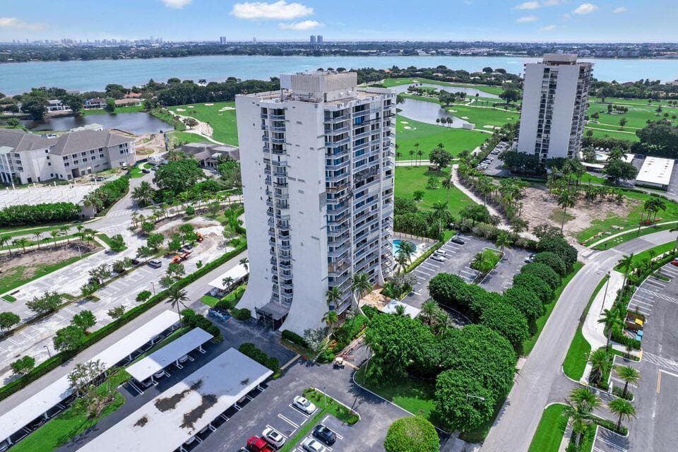 2400 Presidential Way 1206, West Palm Beach, FL 33401 — photo 36 of 39