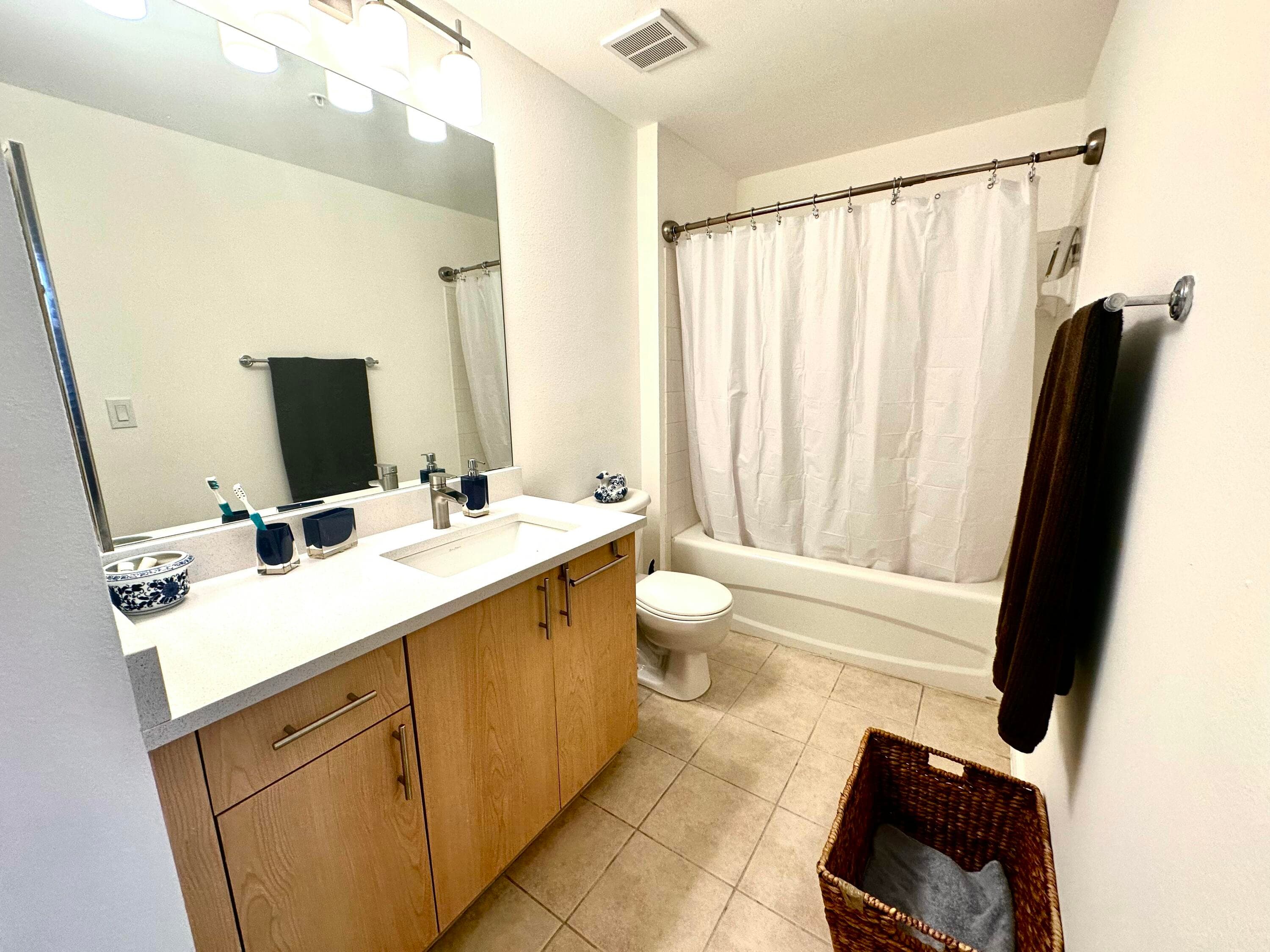 533 NE 3rd Avenue 527, Fort Lauderdale, FL 33301 — photo 7 of 26