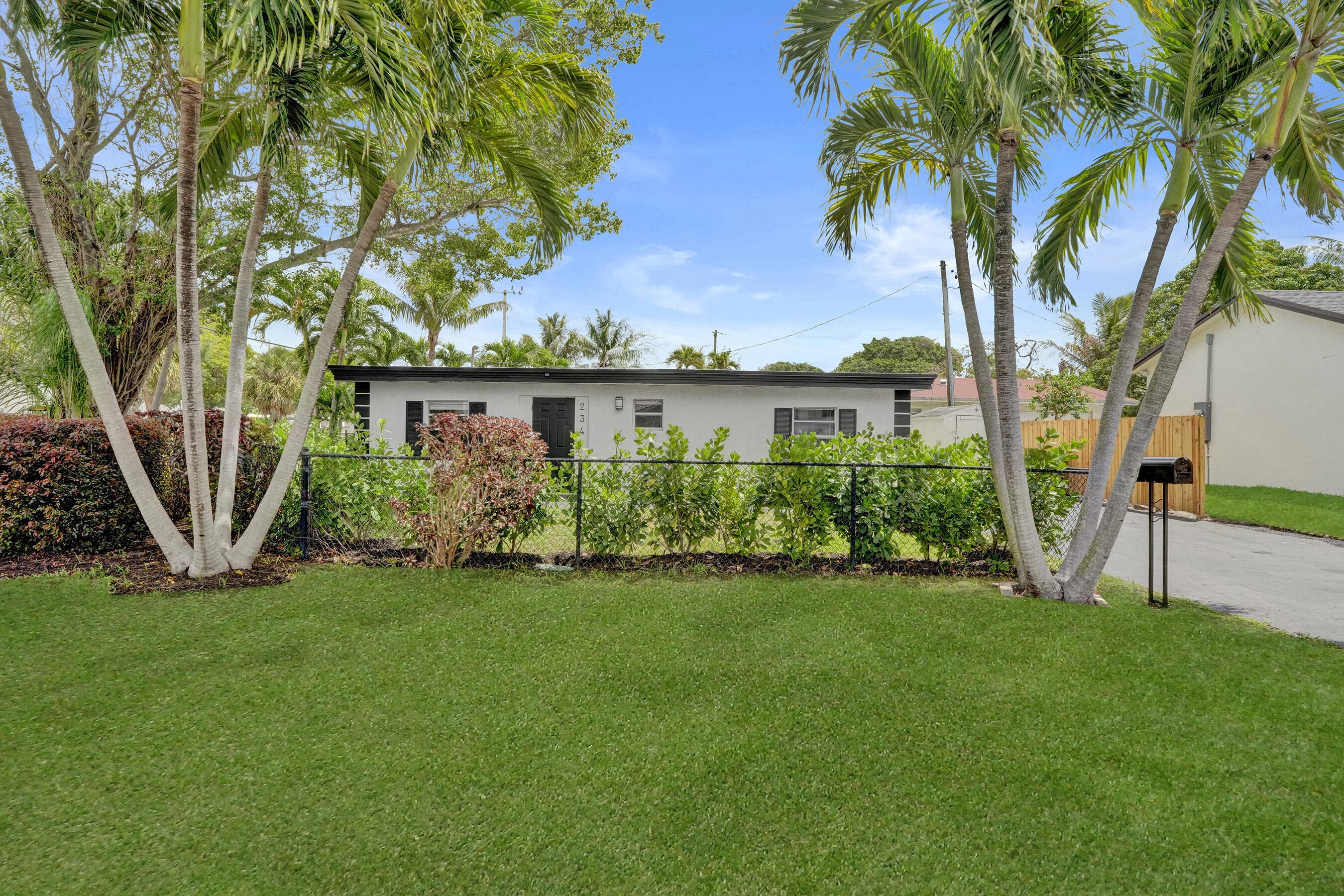 234 NE 14th Avenue #2, Pompano Beach, FL 33060 — photo 2 of 24