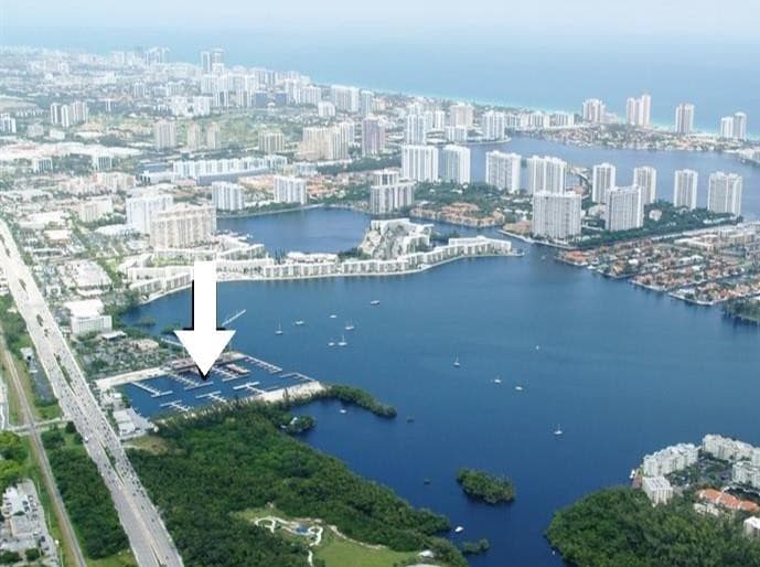 17301 Biscayne Boulevard 406, North Miami Beach, FL 33160 — photo 25 of 25