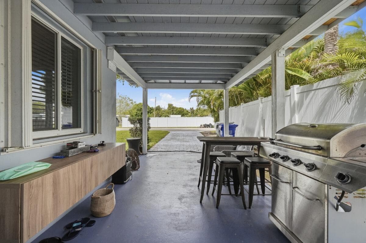 712 NE 10th Avenue, Pompano Beach, FL 33060 — photo 17 of 23