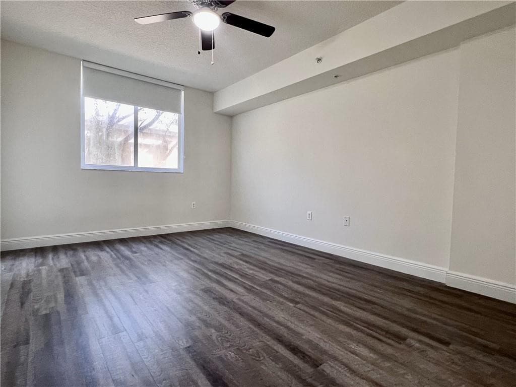 18335 NW 68 Avenue 245-110, Hialeah, FL 33015 — photo 3 of 15