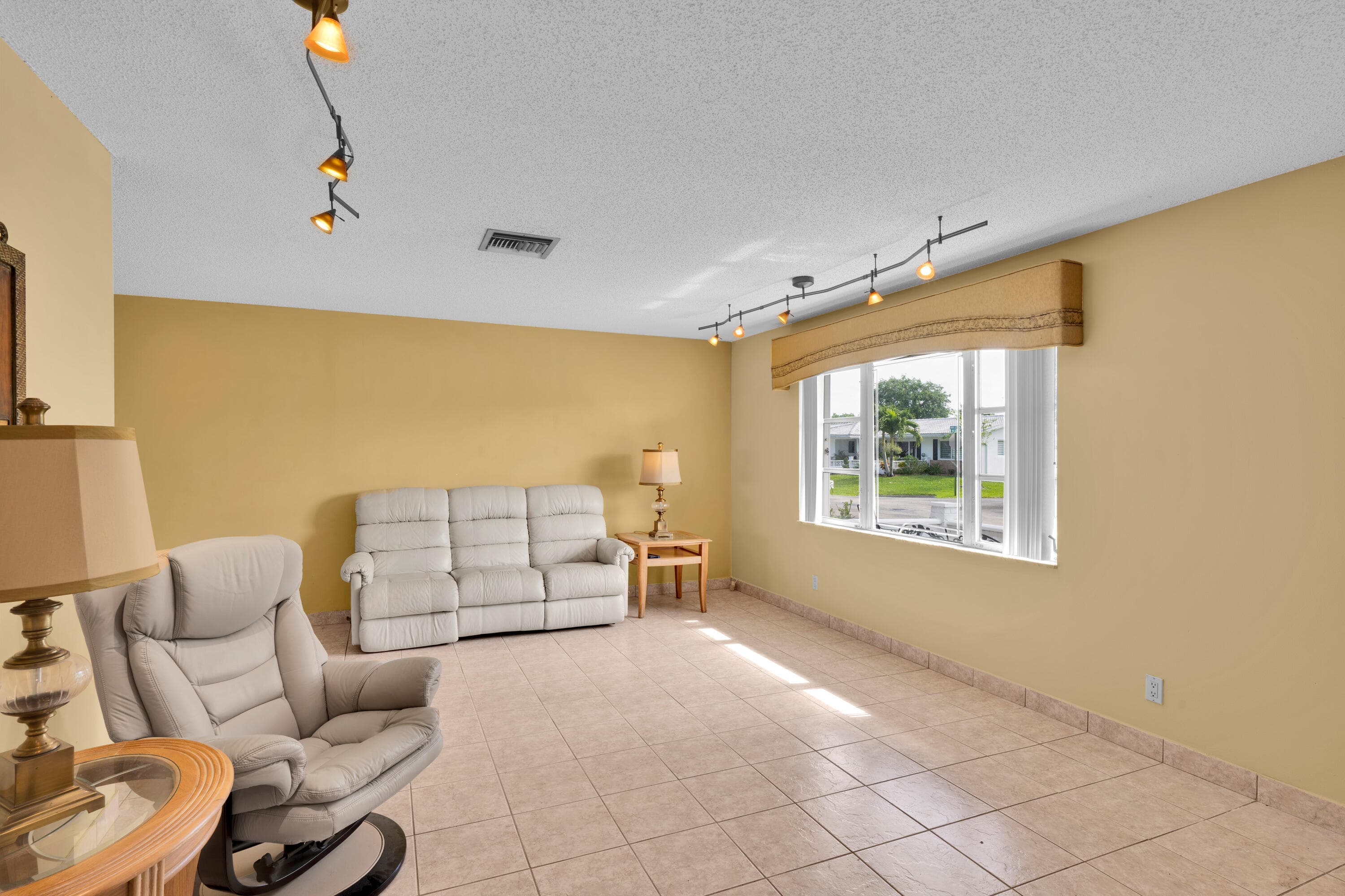 1501 NW 87th Lane, Plantation, FL 33322 — photo 7 of 27