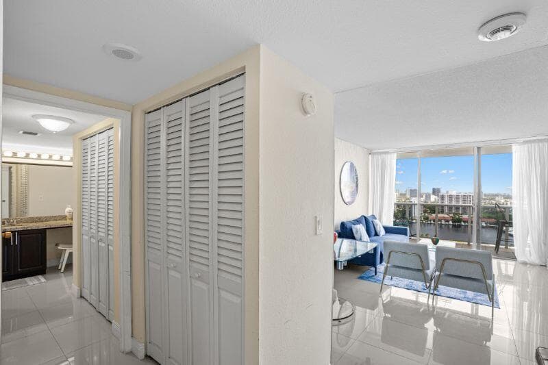 3675 N Country Club Drive 2401, Aventura, FL 33180 — photo 6 of 25