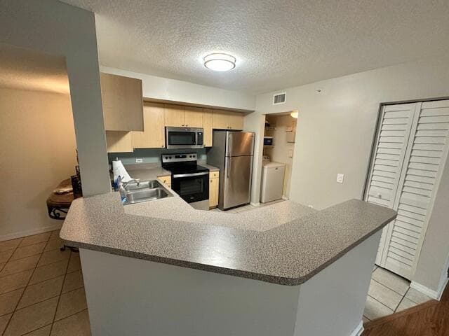 402 Villa Circle 402, Boynton Beach, FL 33435 — photo 18 of 56
