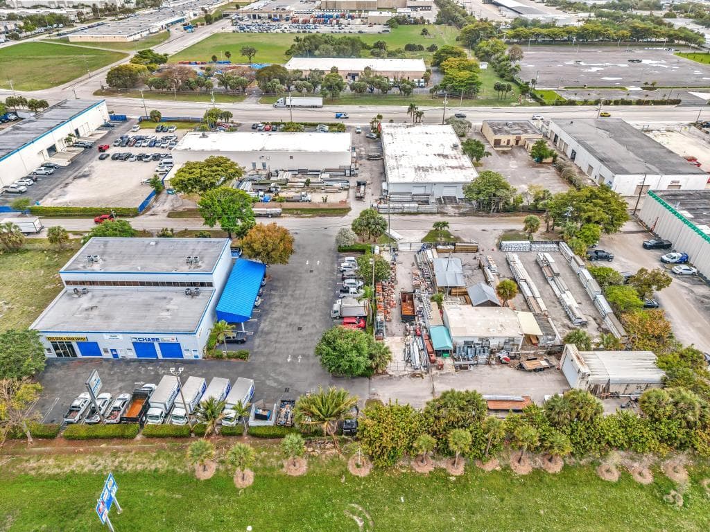 1150 SW 10th Avenue, Pompano Beach, FL 33069 — photo 17 of 65