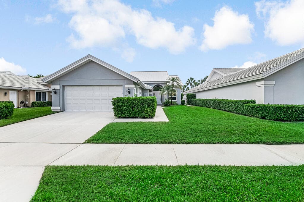 2390 Saratoga Bay Drive, West Palm Beach, FL 33409 — photo 2 of 58