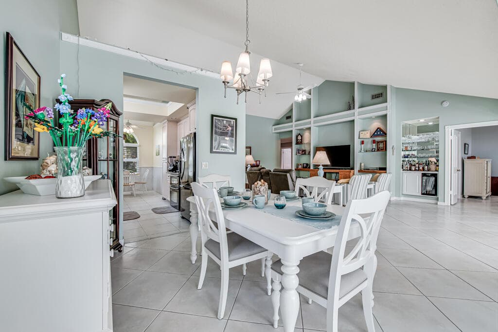 2390 Saratoga Bay Drive, West Palm Beach, FL 33409 — photo 12 of 58