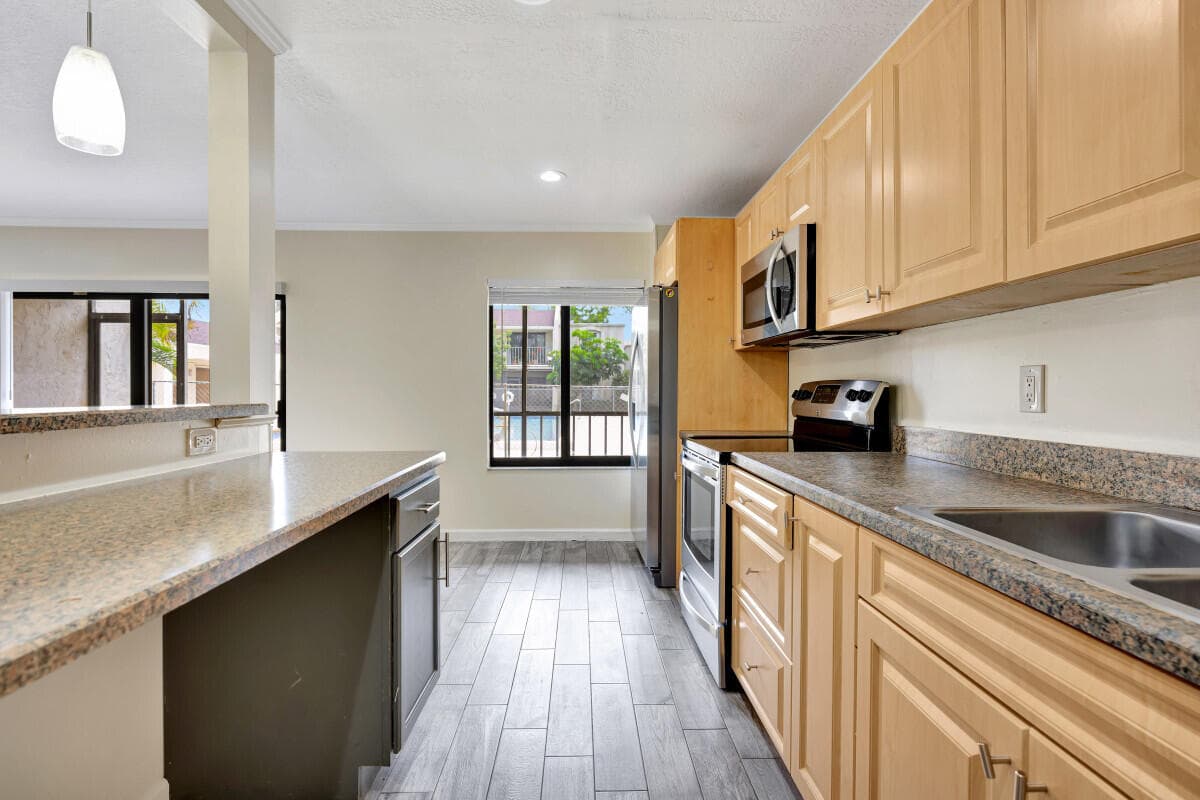 150 Pineview Road F3, Jupiter, FL 33469 — photo 4 of 12