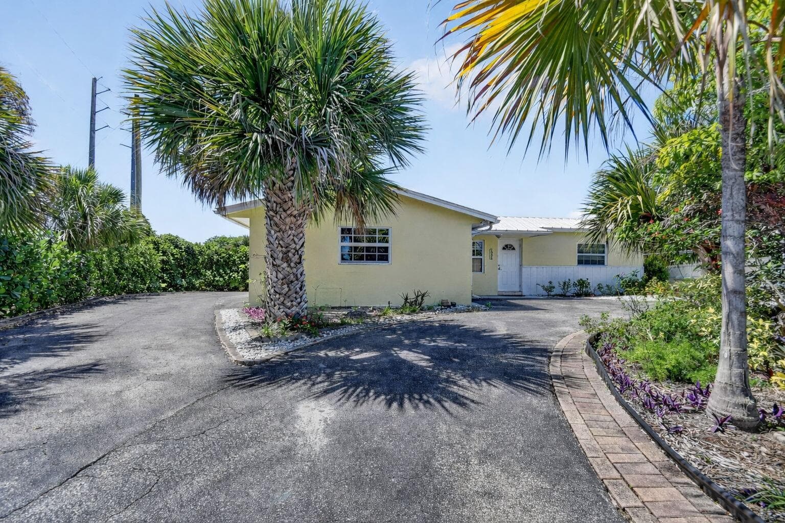 1006 SW 28th Avenue, Boynton Beach, FL 33426 — photo 1 of 76