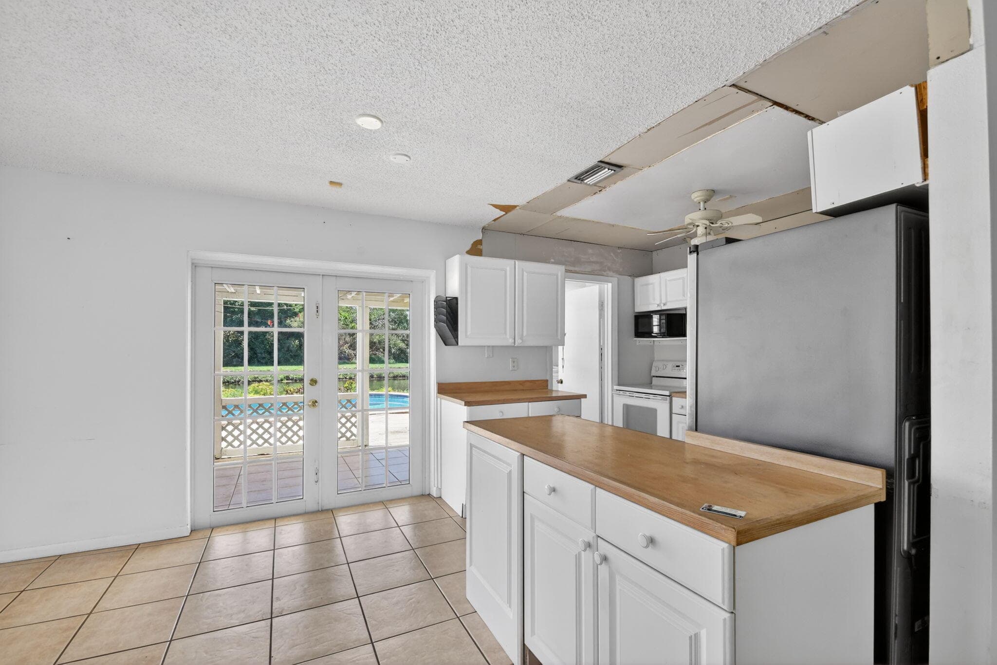 1006 SW 28th Avenue, Boynton Beach, FL 33426 — photo 12 of 76