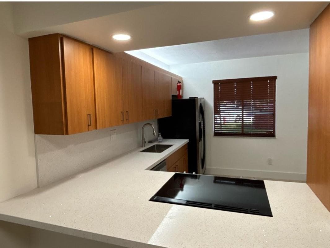 235 Lakeview Drive 104, Weston, FL 33326 — photo 3 of 6