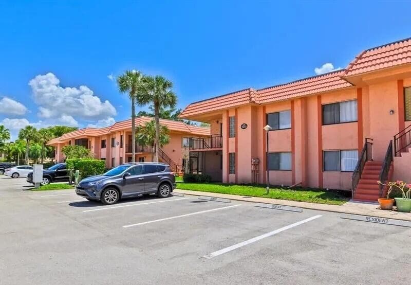 235 Lakeview Drive 104, Weston, FL 33326 — photo 6 of 6