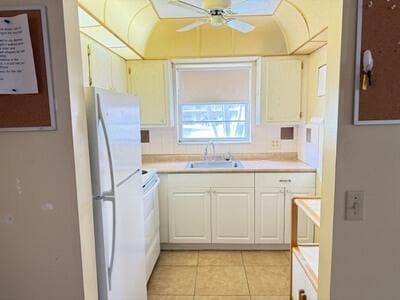 145 Dorchester G 145, West Palm Beach, FL 33417 — photo 5 of 17