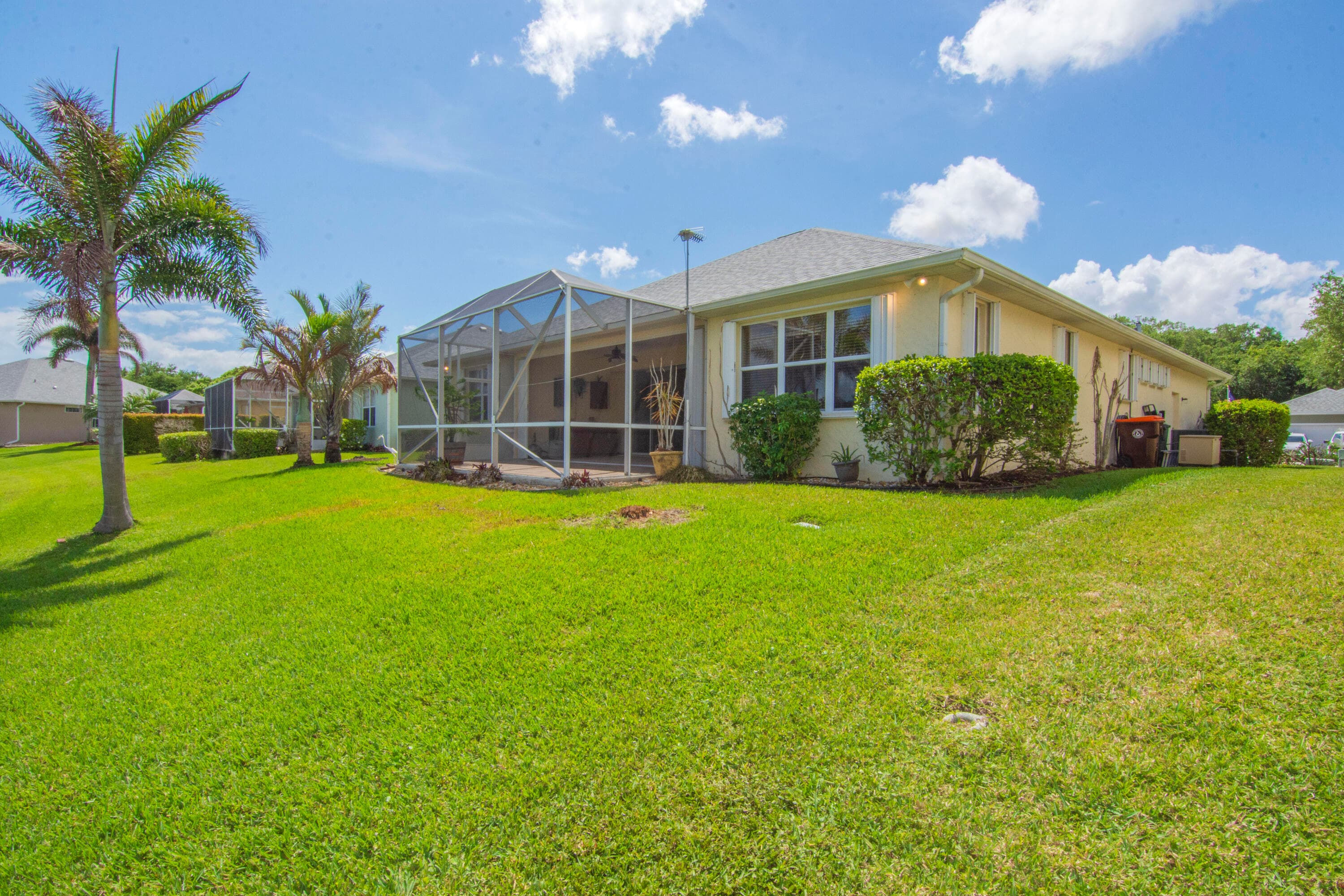 5370 E 1st Square SW, Vero Beach, FL 32968 — photo 7 of 42