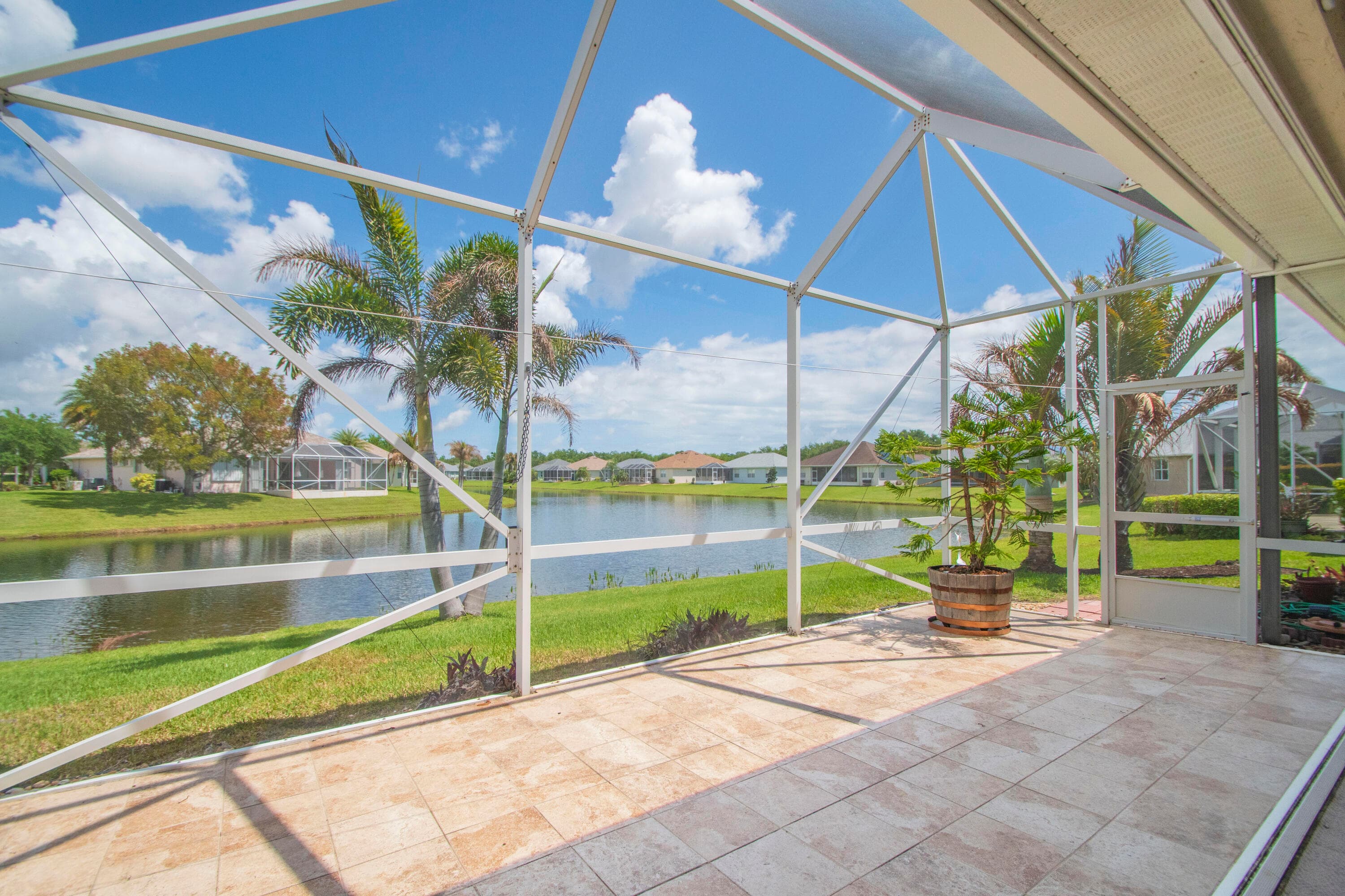 5370 E 1st Square SW, Vero Beach, FL 32968 — photo 10 of 42