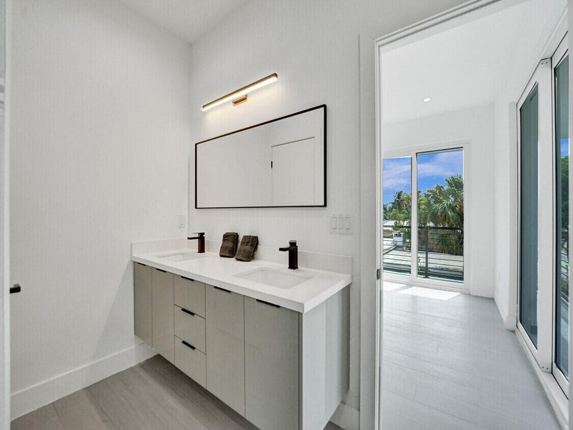 1220 NE 15th Avenue, Fort Lauderdale, FL 33304 — photo 22 of 36