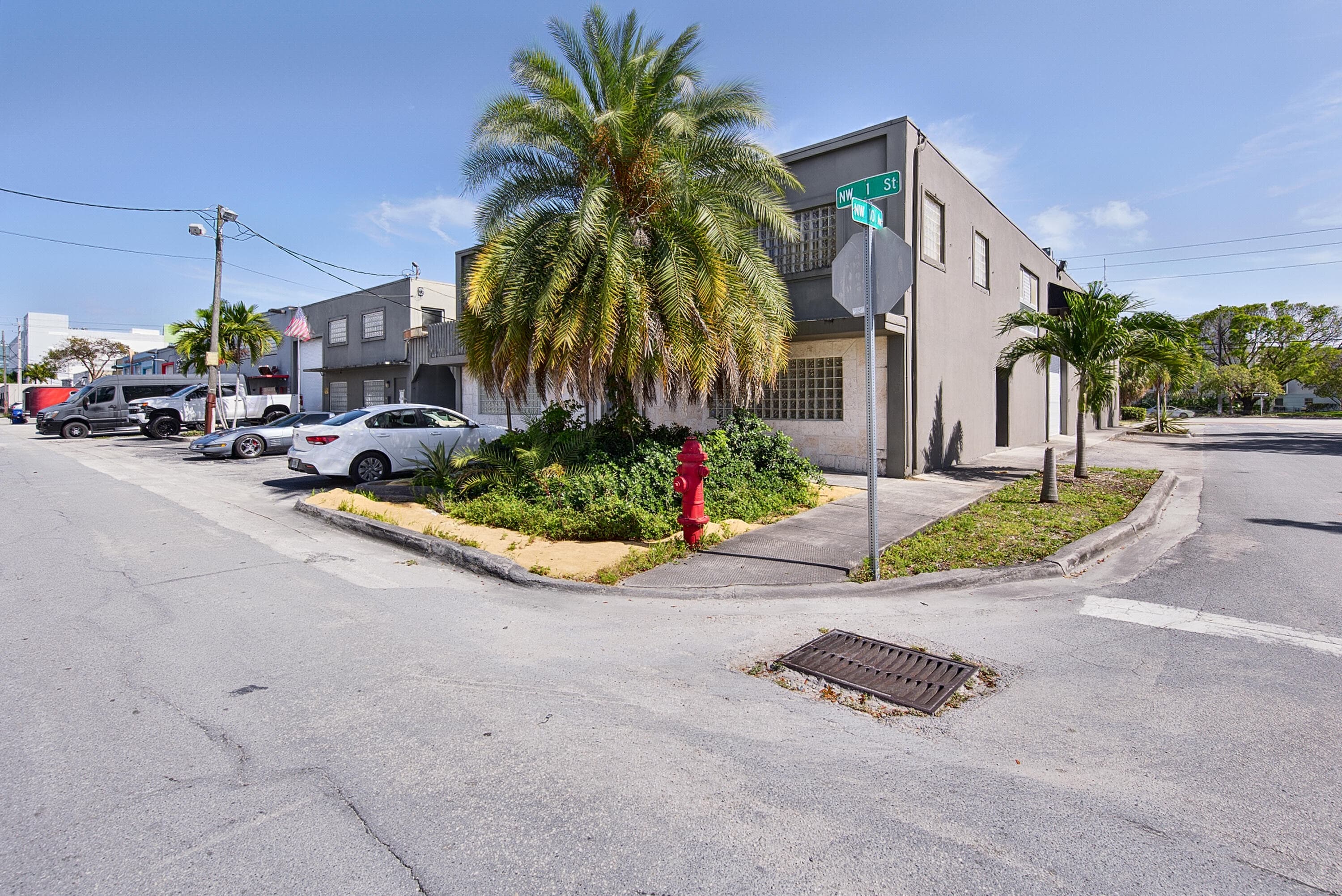 936 NW 1st Street, Fort Lauderdale, FL 33311 — photo 1 of 65